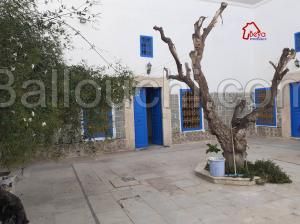 dar arbi en plein medina avec 4 appartement