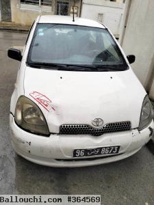 A vendre toyota yaris année 2000 2 portes