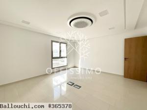 LOCATION D’UN BUREAU MODERNE DE 300 M2 AU LAC 1