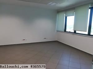 Coquette bureau 850m² HS au lac 2