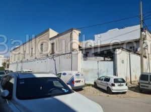un entrepôt a vendre