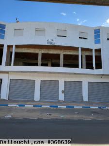 Local commercial de 1000 m² sur deux niveaux à louer - Emplacement stratégique à Sfax