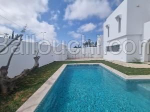 IMMENSE VILLA CHADHA ZONE CRAXI AVEC PISCINE