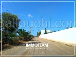 un superbe terrain pas trop de loin de la plage (900 m) 29256483