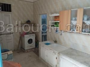 dar 3arbi fi beb mnara sur un terrain de 250 m2 fiha 9 chambres