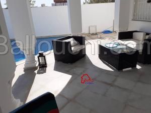 beni khiar jinen , une villa s+4 avec piscine