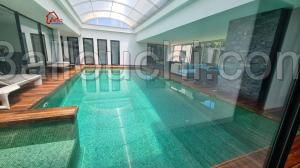 Nabeul , mahrsi , une villa avec piscine couverte et quatre suites royale