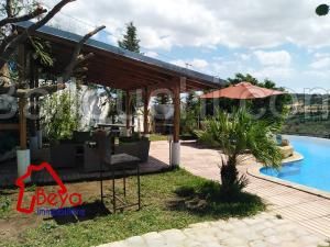 Hammamet cote terrain de golf, une belle villa avec piscine sur 8000 m²