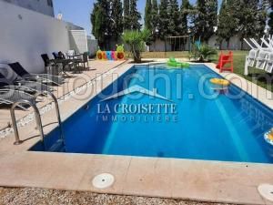 Villa S+6 avec piscine à Gammarth