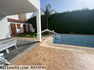 Villa s+5 avec piscine à la Soukra ZVV0297