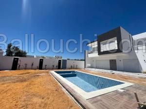 V376 Villa LYNDA