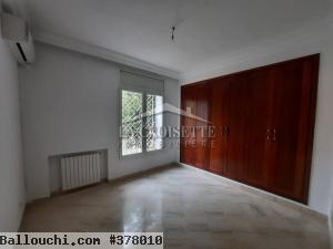 Appartement s+4 avec un grand jardin à Ain Zaghouan Nord MAV1518