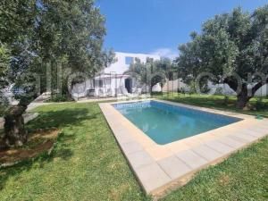 Villa VIORNE(Réf: L2816)
