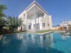 Villa CELOSIA(Réf: L2833)