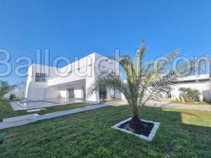 Villa La SAUGE(Réf: L2729)