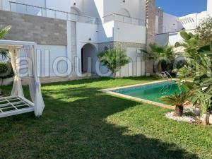 Villa MAURANO(Réf: L2546)