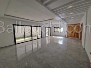 Villa TOUTA (Réf: V2559)