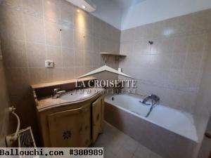 Villa s+3 avec piscine à la marsa MVV0303