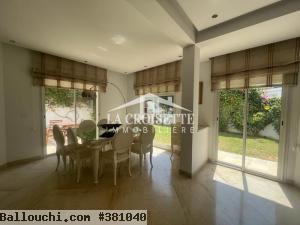 Villa meublé s+4 à la marsa MVL0573