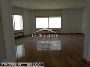 Villa s+4 avec piscine aux berges du lac 2 ZVL0203
