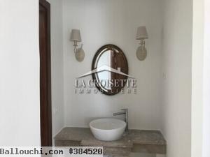 Etage de villa s+4 à la marsa ZEL0176