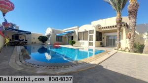 GRANDE MAISON À VENDRE EN ZONE TOURISTIQUE DJERBA - RÉF V590