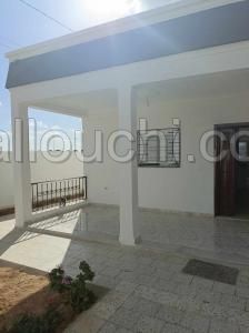 belle villa de 415m proche hammamet yasmine
