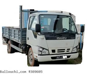 ISUZU NKR PRESQUE NEUF