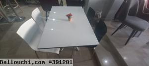 table en surface solide