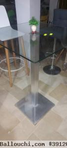 table en verre, pieds en aluminium