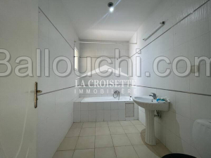 Appartement S+4 à Ain Zaghouan El Wahat MAV1646