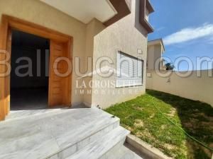 Triplex S+5 avec Jardin à La Soukra MTRV0038