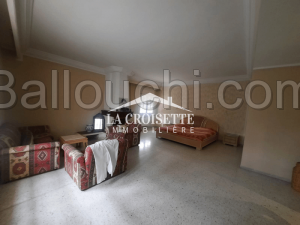 Villa S+4 avec piscine à La Soukra MVV0230