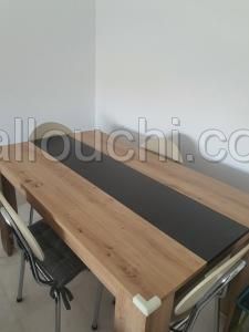 Table à manger avec 4 chaises état neuf