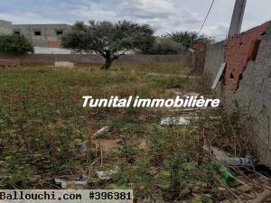 Gammarth village bon emplacement A vendre terrain clôturé