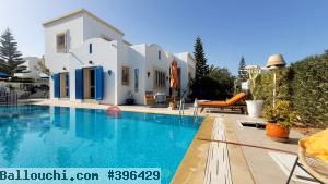 BELLE VILLA AVEC PISCINE EN ZONE-T DJERBA-RÉF V623