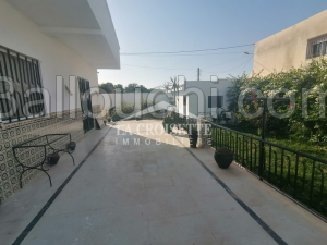 Villa plain pied S+3 à La Soukra ZVL1554