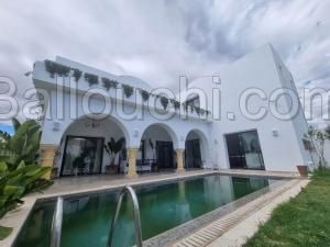 Villa PIVOINE (Réf: L2776)