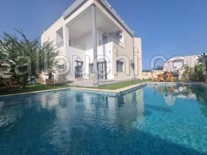 Villa CELOSIA (Réf: V2737)