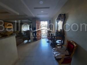 Villa S+7 avec deux appartements à La Marsa MVV0077