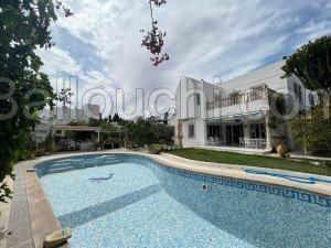V380 Villa KARAM CORNICHE CR