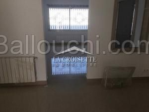 Duplex S+4 avec jardin et piscine à La Marsa MDL0008