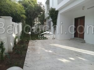Villa S+5 à La Marsa ZVL1631
