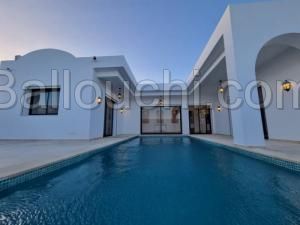 Villa GUZMANIA (Réf: V2732)
