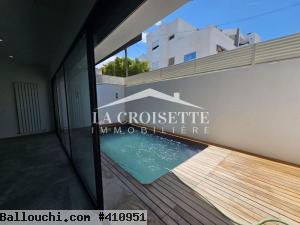 Triplex s+5 avec piscine à Gammarth MDL0570