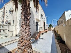 À Vendre : Triplex Rénové avec Terrasse à Cité El Ghazela, Ariana