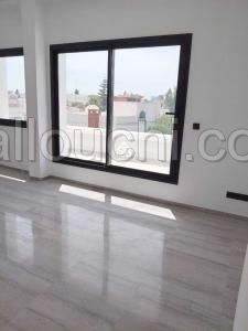 À LOUER : Un Bureau ( H+2 ) situé à La Soukra