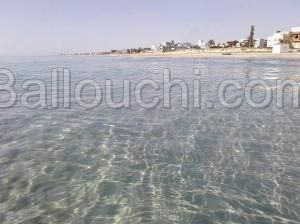 Maison meublée , à 1 minute à pied de la mer , dans Mnakaa dans Salakta